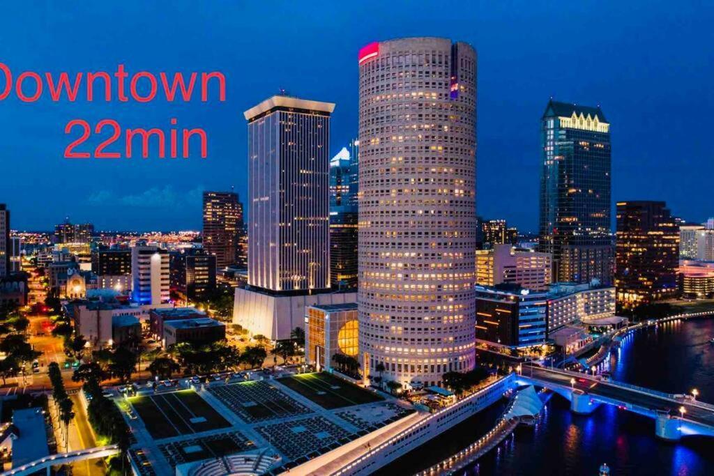 Grey Novo Studio + Free-Parking&Wifi Tampa Exteriör bild
