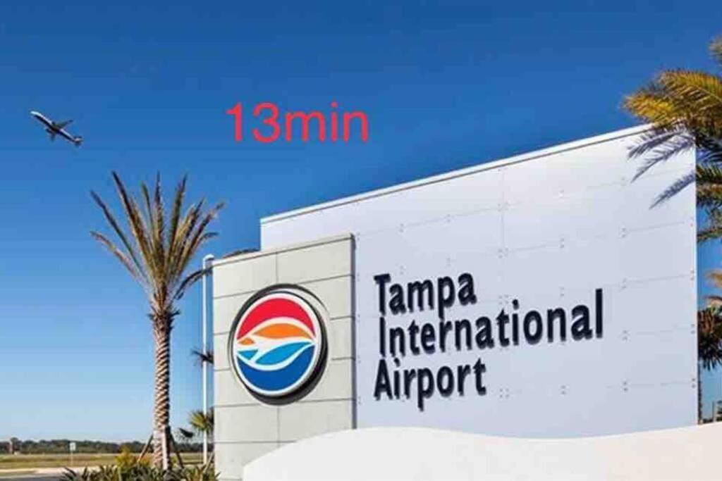 Grey Novo Studio + Free-Parking&Wifi Tampa Exteriör bild